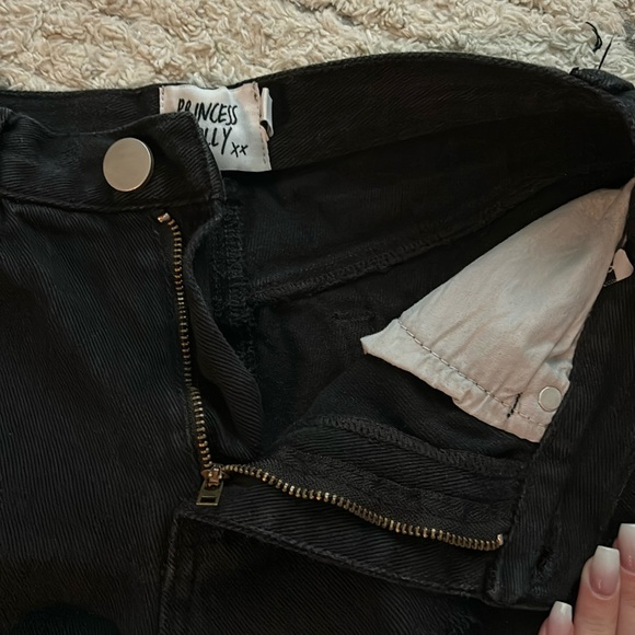 PRINCESS POLLY || black denim shorts || size 6 - Picture 1 of 6